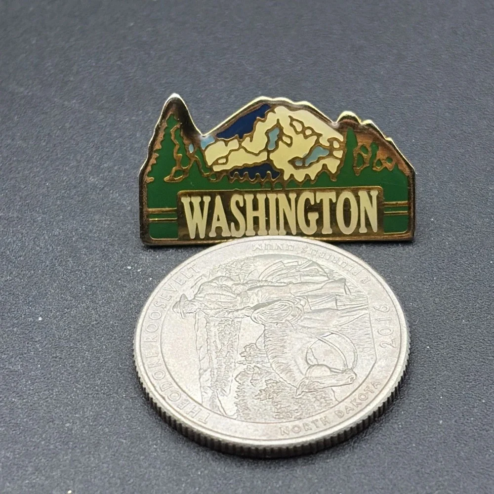 Washington State Landscape Mountains Trees Forest‎ Lapel Hat Pin